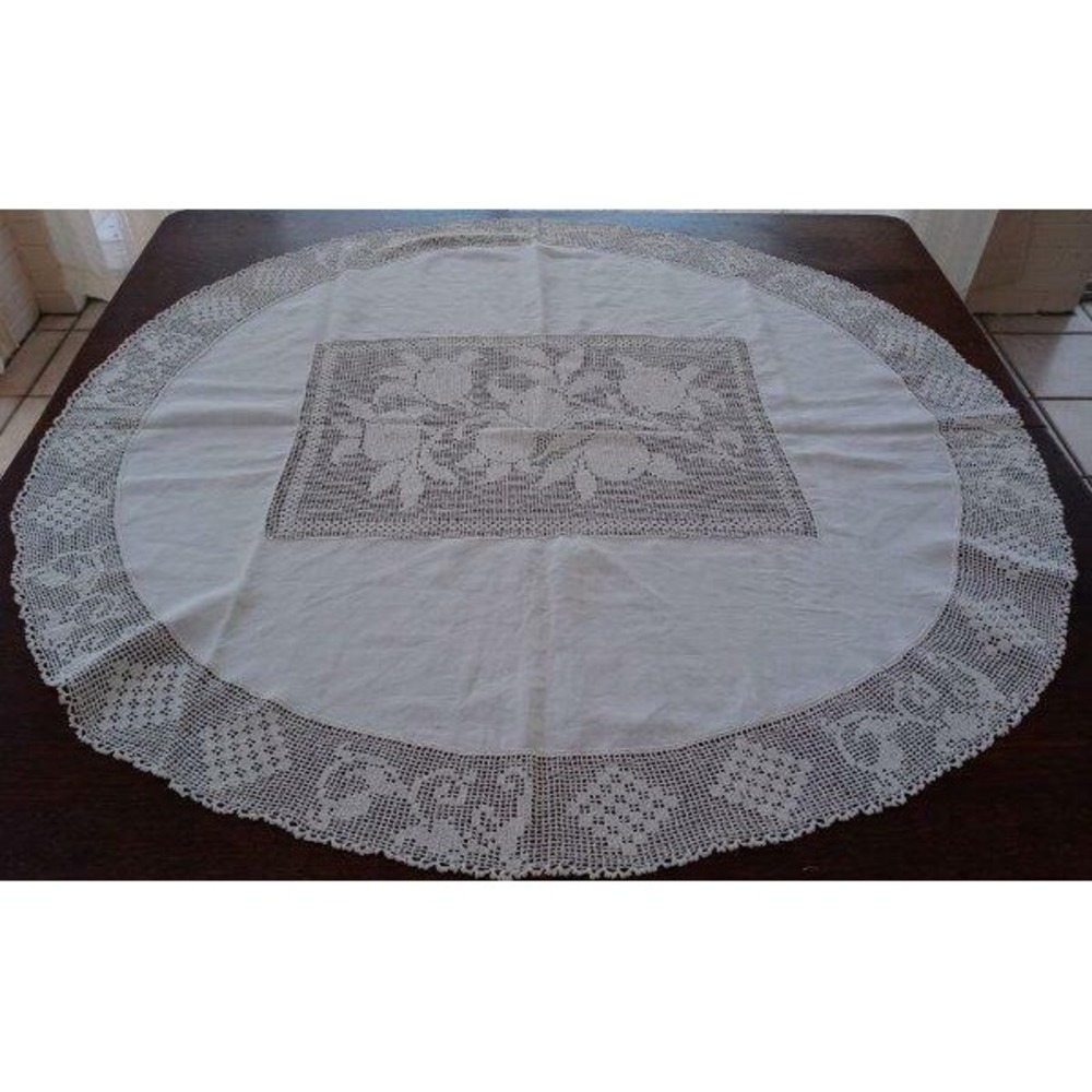 Vintage Filet Crochet Lace Tablecloth Fruit Vines Ivory Linen Round 42"